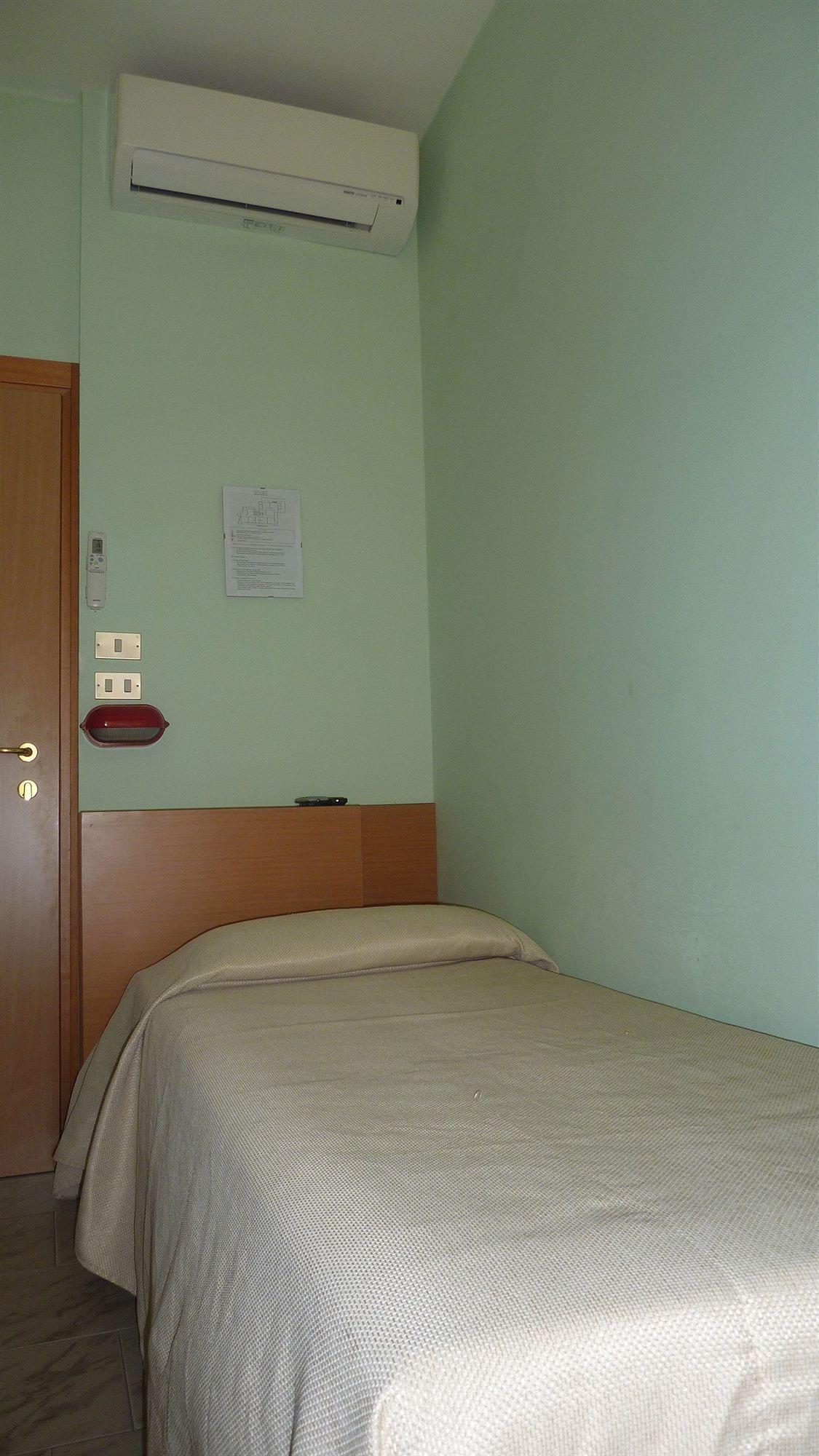 Hotel Graziana Риччоне Екстер'єр фото