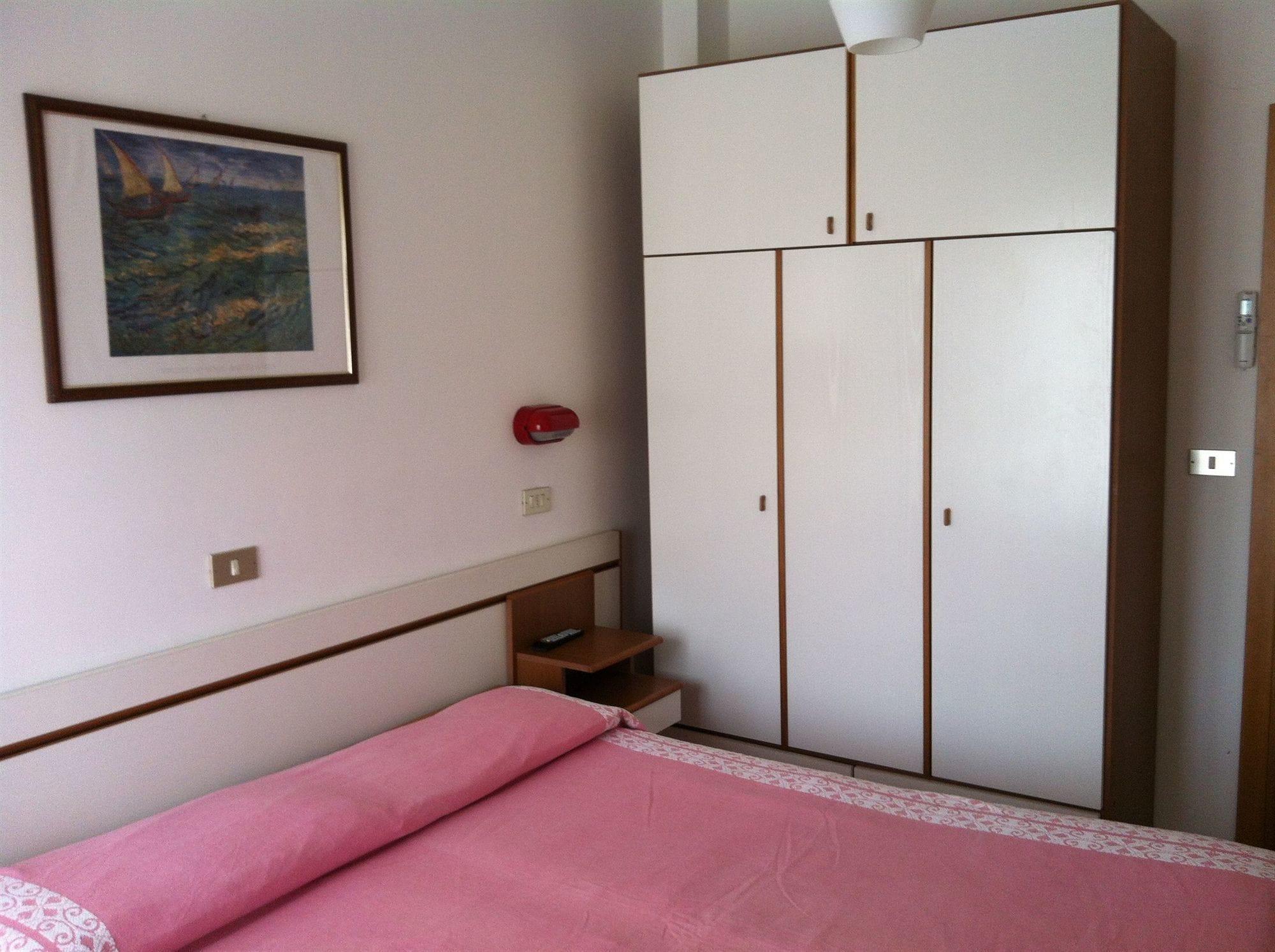 Hotel Graziana Риччоне Екстер'єр фото