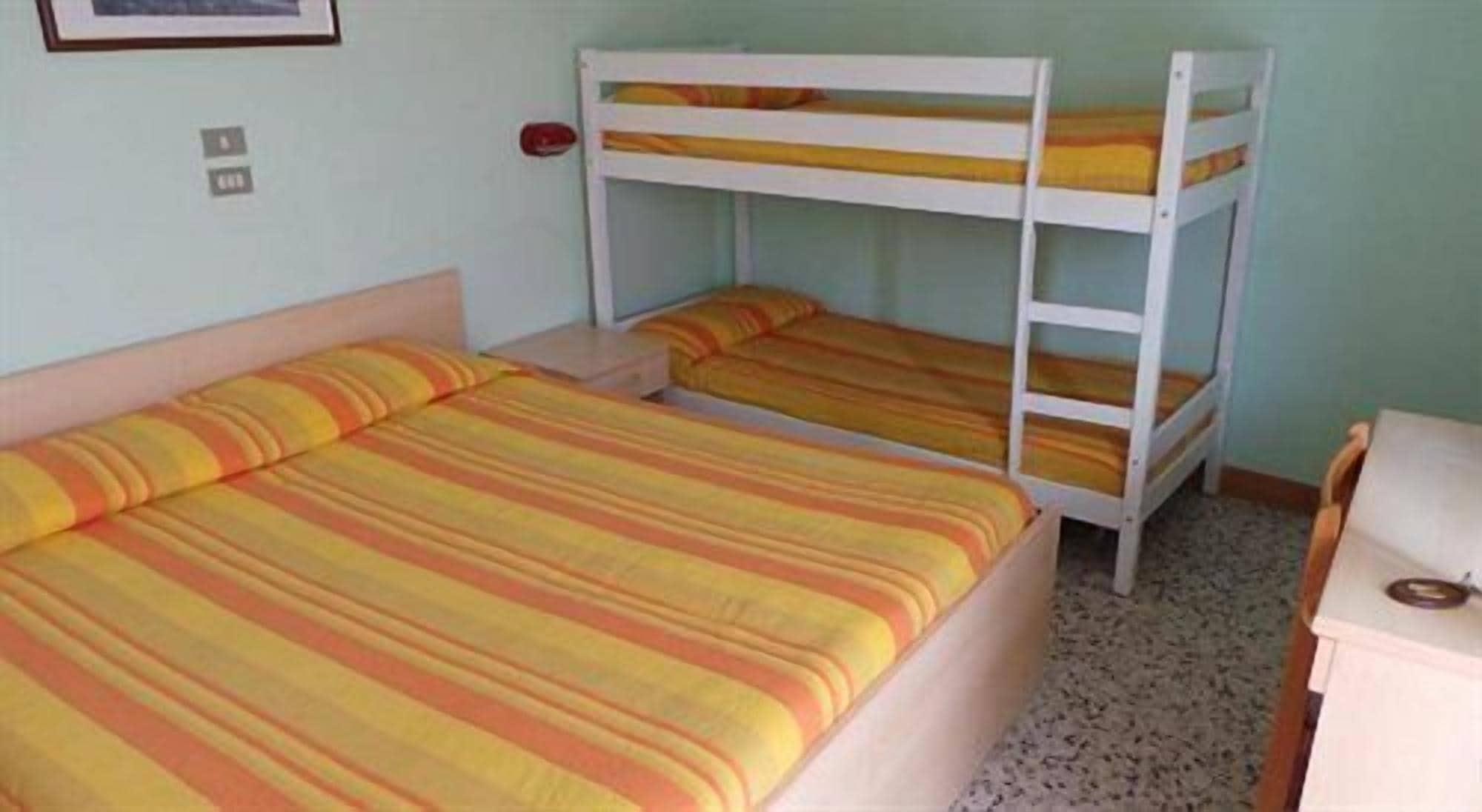 Hotel Graziana Риччоне Екстер'єр фото