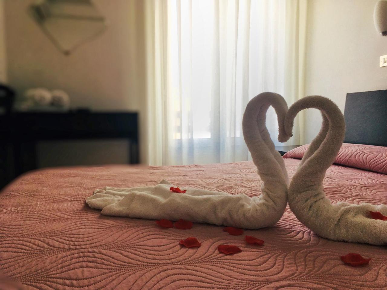 Hotel Graziana Риччоне Екстер'єр фото